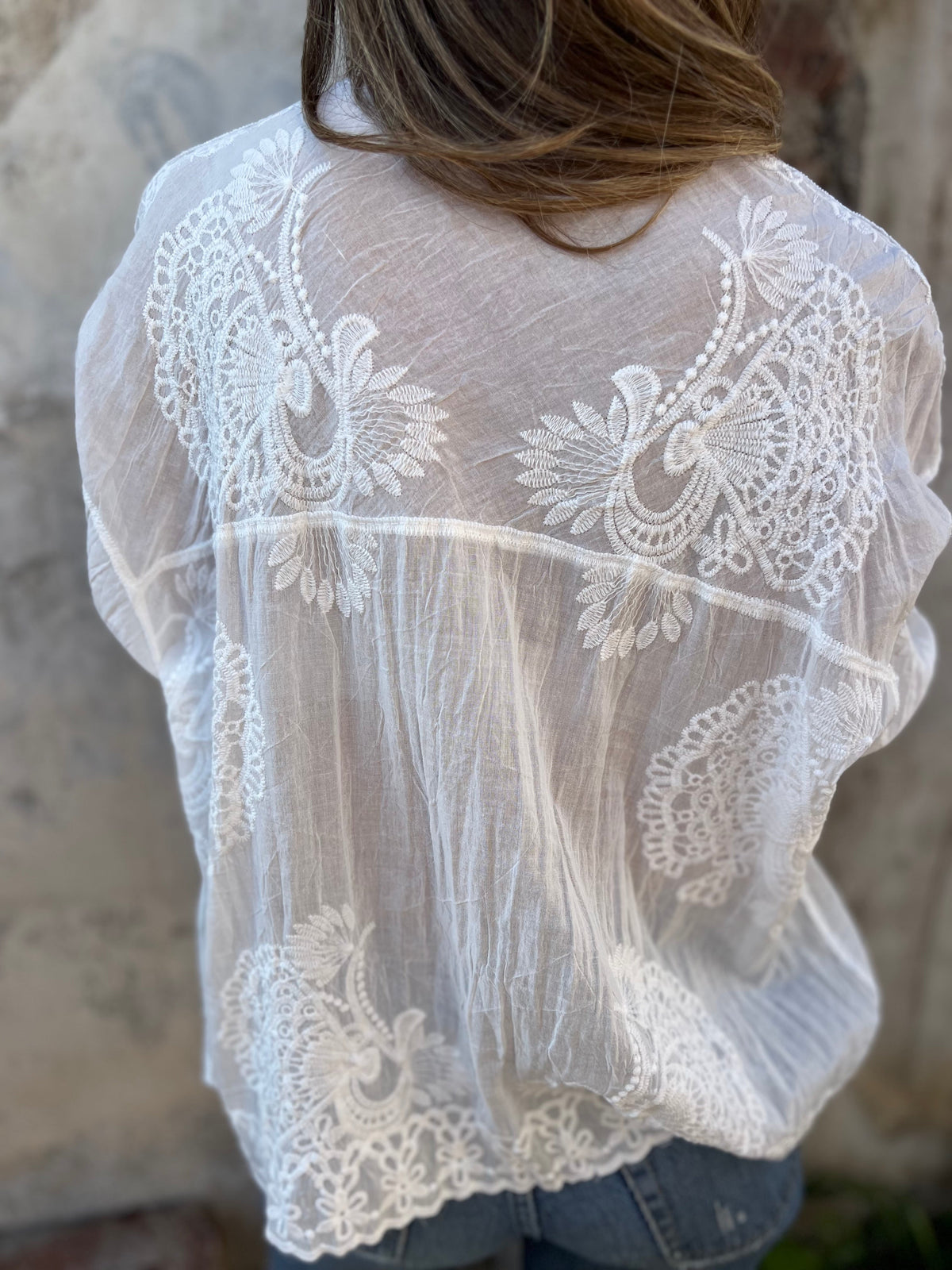 Audette - Blouse Élégante en Dentelle Brodée